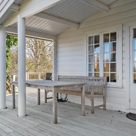 In Dronningmlle With 3 Bedrooms And Sauna 2 Feriehus *