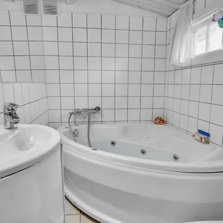In Dronningmlle With 3 Bedrooms And Sauna 2 Dronningmølle