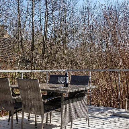 In Dronningmlle With 3 Bedrooms And Sauna 2 Feriehus *